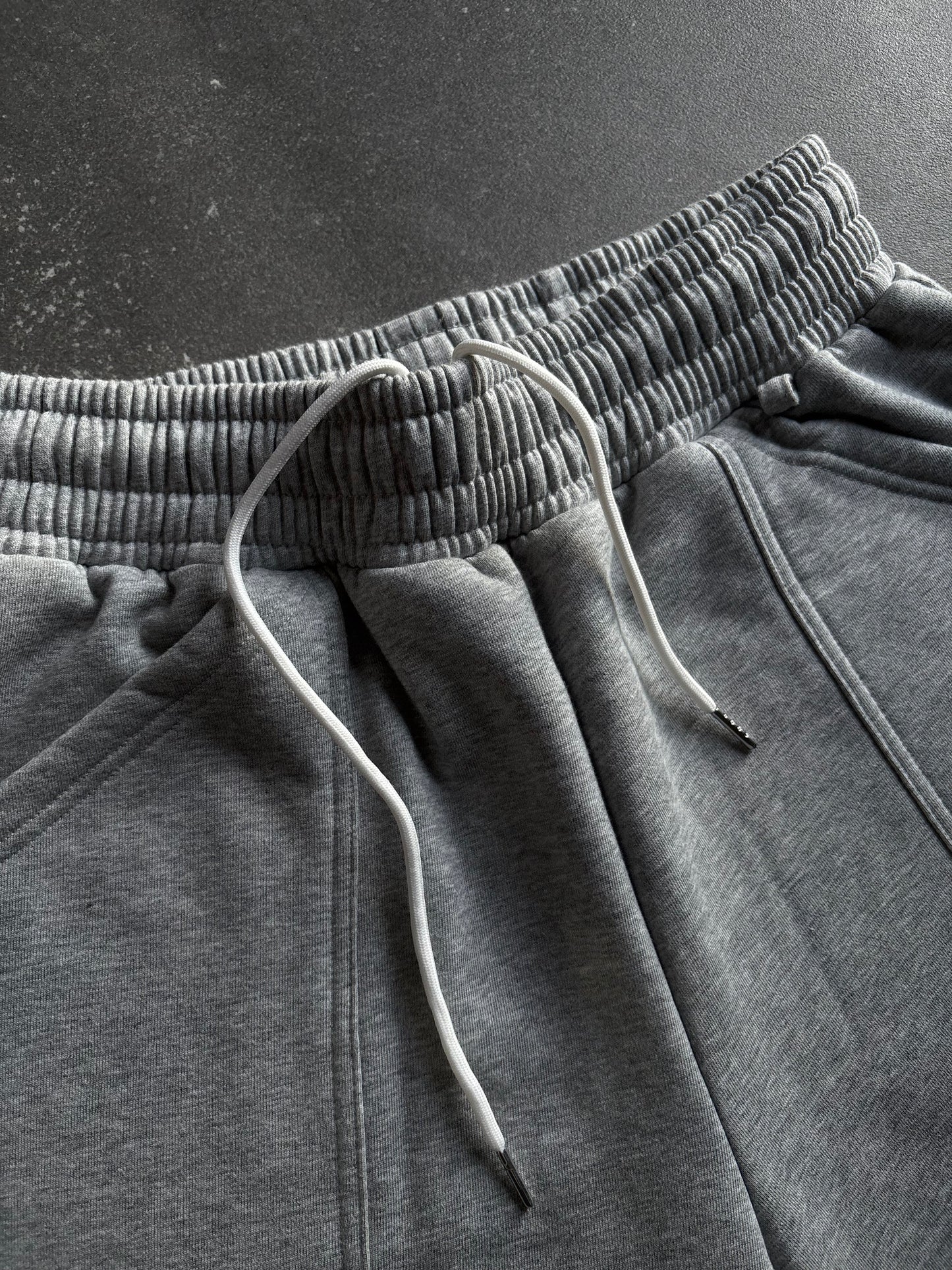 Æ SWEATSHORTS