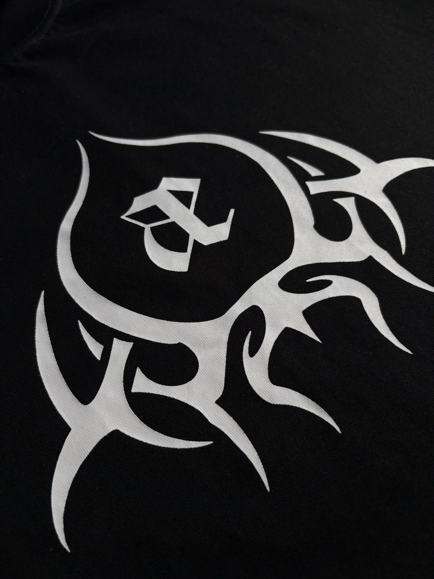 TRIBAL TEE