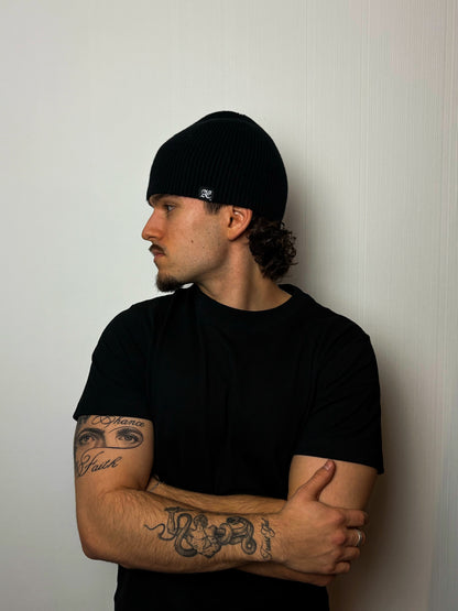 Æ BEANIE BLACK